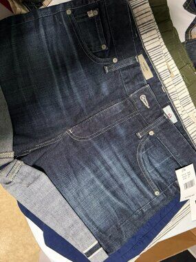 AG The Austen Slouchy Short Women's 27 Dark Wash Denim Cuffed Casual